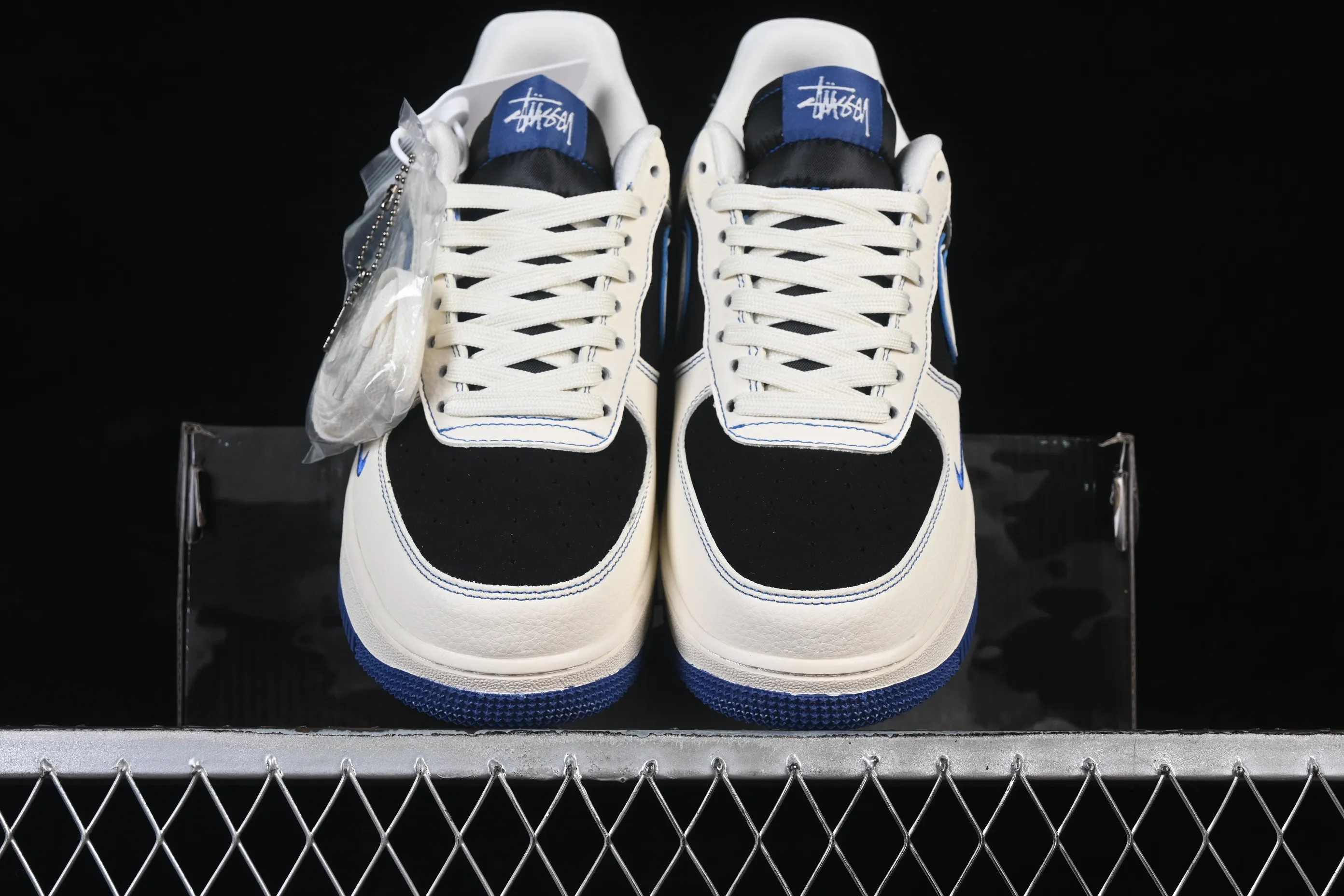 All categories Nk Air Force 1 Air Force series Nk Air Force 1 Low Air Force low-top Nike Air Force 1'07 Low White and black contrasting sapphire blue Air Force 1 low-top casual sneakers DN1688-811